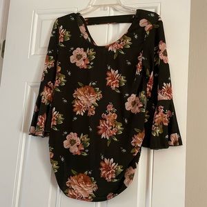 Womens floral blouse🔥